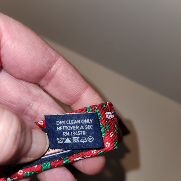 Nwot Vineyard Vines Adjustable Bowtie Red Christmas Tree Pink Whales Christmas - Picture 6 of 6
